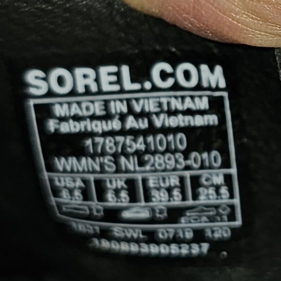 Sorel black sandal size 8.5 - Picture 2 of 6